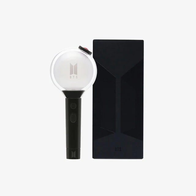 BTS Army Bomb Ver.4 Special - Lightstick Edition SE in its original packaging, featuring the BTS logo and product information on the box.